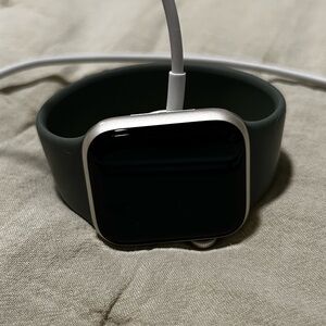 Apple Watch SE 2 GPS 40mm Starlight Aluminum Case with Eucalyptus Band